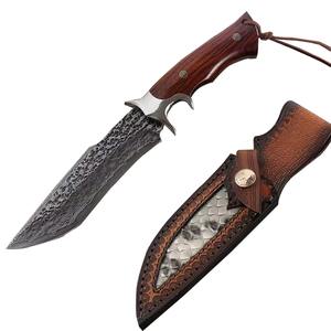 Cuchillo de Bolsillo TYPHON Personalizado de Alta Calidad, Hecho a Mano con Acero de Damasco, Mango de Madera, para Supervivencia al Aire Libre, Camping y Regalo - Product Image 4