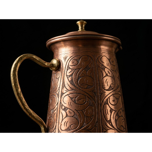 Pichet en cuivre peint à la main avec couvercle, disponible au prix de gros, en tailles et designs personnalisés, provenant d'un exportateur indien. - Product Image 2
