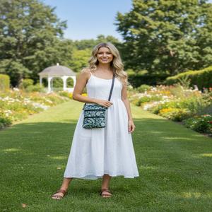 Bolso Bandolera Vertical de Lujo con Estampado de Hojas Indigo Teal, Ecológico, Moderno, con Doble Cremallera, Ligero, para Mujer, Ideal para Viajes - Product Image 2