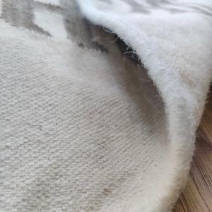 Tapis en laine fait main Durrie, motif abstrait gris et blanc minimaliste, tissage plat, écologique, antidérapant - Product Image 3