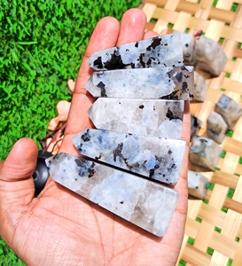 Obelisco de Piedra Lunar Arcoíris Natural, Torre de Cristal con Destello Azul, Piedra Curativa, Reiki, Meditación, Decoración Energética, Hecho a Mano, Feng Shui - Product Image 5