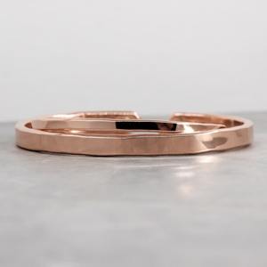 Bracelet en cuivre pur avec un magnifique motif floral en relief pour hommes et femmes, soulagement de la douleur, bien-être spirituel, bracelet artisanal. - Product Image 4