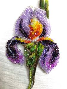 Broche Bordado con Cuentas de Estilo Vintage MD HANDICRAFTS para Abrigos y Bolsos - Diseño Floral Hecho a Mano, Joyería para Bodas/Compromisos - Product Image 1