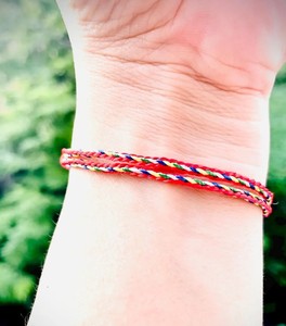 สร้อยข้อมือเชือกห้าสีทิเบตคุณภาพสูงทำด้วยมือ – เชือกถักนำโชคแบบปรับได้ - Product Image 2