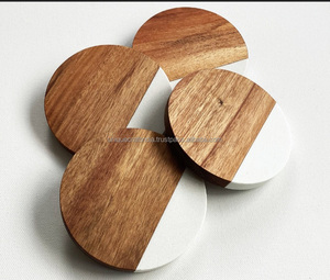 Juego de 4 posavasos artesanales únicos de madera de mango y resina con soporte para alfombrillas y almohadillas de decoración del hogar - Product Image 2