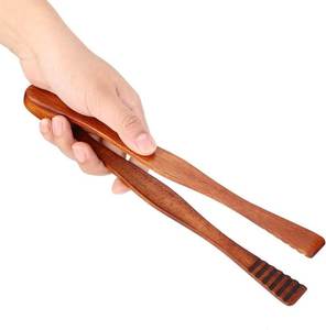 Pinces en bois de haute qualité, design exclusif personnalisé, pinces à nourriture en bois faites à la main à prix abordable - Product Image 4