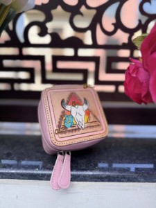 Estuche Compacto de Viaje para Joyas de Cuero Genuino, Estilo Vintage, con Diseño de Calavera de Vaca, Hecho a Mano, para Guardar Accesorios, Ideal para Regalo - Product Image 1