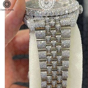 Montre de luxe pour femme Charm Jewels en acier inoxydable, cadran analogique à quartz rond, cristal saphir, accents de diamants, fermoir pliant - Product Image 2