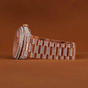 นาฬิกาหรูหราสีโรสโกลด์ประดับเพชร VVS มอยส์ซาไนต์สำหรับผู้หญิง หน้าปัดทรงกลมประดับเพชรเต็มวง สายแบบกำไล สไตล์ฮิปฮอป นาฬิกาสั่งทำพิเศษ - Product Image 6