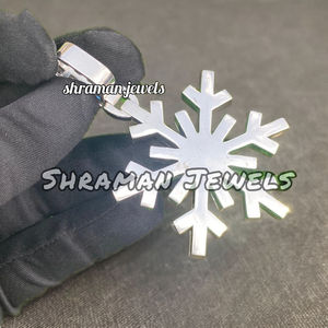 สร้อยคอเงินแท้ 925 ลายเกล็ดหิมะ ประดับเพชรโมอิสซาไนต์ VVS ทรงเหลี่ยมมรกต ขนาด 2 นิ้ว ชุบโรเดียม สลักโลโก้ได้  สำหรับทุกเพศ เหมาะสำหรับงานปาร์ตี้ ของขวัญสุดคลาสสิก - Product Image 6