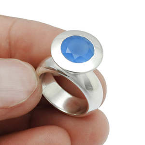 Anillo de Plata de Ley 925 con Piedra de Calcedonia de Corte Redondo, Estilo Boho Clásico, Joyería para Mujer al Precio Más Bajo, Precio al por Mayor - Product Image 4