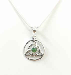 Colgante de Labradorita Hecho a Mano de 1.1 Gramos, Diseño Geométrico en Plata 925, Joyería Antideslustre, Venta al Por Mayor - Product Image 3