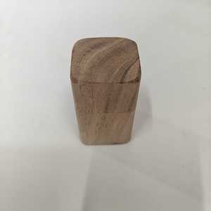 Mini flacon de parfum carré en bois gravé, entièrement fait main, style antique, par B.H CRAFTS (BH-1681) - Product Image 5