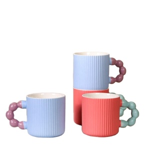 Tasse en céramique en grès faite à la main rustique avec texture en relief pour ustensiles de cuisine et paquets cadeaux tasses en céramique - Product Image 2