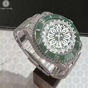 Montre de luxe en acier inoxydable avec diamants Moissanite, fabriquée en Inde, pour usage quotidien, professionnel ou décontracté, en vente - Product Image 2