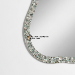 Espejo de Pared Curvo de Lujo con Incrustaciones de Madreperla, Espejo Decorativo Hecho a Mano con Incrustaciones de Conchas de Forma Orgánica - Product Image 5