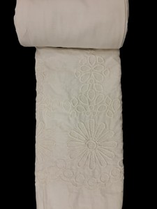 Tissu en coton blanc brodé de qualité supérieure – Bordure ajourée Schiffli complexe et bord festonné – Voile doux teignable – Vente chaude - Product Image 4