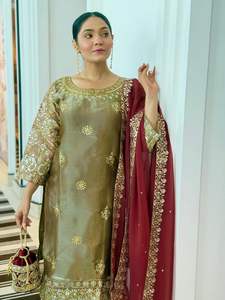 Set Kurti Emas dengan Bawahan & Dupatta, Atasan Bordir Sutra Gmy dengan Bawahan & Dupatta Bordir Payet Georgette Imitasi - Product Image 3