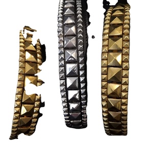 ปลอกคอสุนัขหนังแท้คุณภาพพรีเมี่ยมพร้อมสตั๊ด100% ปลอกคอสุนัขทุกขนาดและหลายสี - Product Image 1