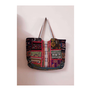Bolso Tote Étnico Bordado a Mano con Patrones Tribales Coloridos para Uso Diario Informal - Product Image 3