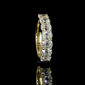 Bague minimaliste en or jaune massif 18 carats avec diamant de laboratoire taille coussin de 3,25 carats, alliance éternité pour mariage et anniversaire - Product Image 2