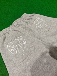 450 GSM Heavyweight Embroidery Sweatpants Fleece Trendy <b>Joggers</b> Men Casual Wide Leg Streetwear <b>Cuffed</b> Pants - Product Image 5
