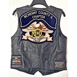Gilet de motard en cuir véritable personnalisé avec patchs brodés, fermeture à boutons-pression, plusieurs poches et grands patchs au dos ! - Product Image 2