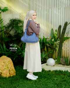 Sac à bandoulière moderne en tissu froissé de qualité supérieure avec fermeture éclair, sangle réglable et espace de rangement organisé - Product Image 2