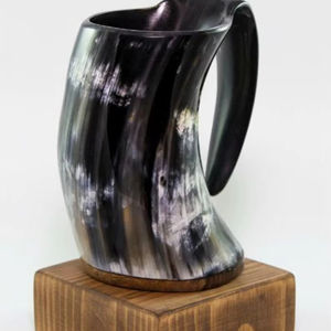 Jarra de Cuerno Vikinga de Alta Calidad 100%, Taza de Vino Tallada Estilo Europeo, Jarra de Cuerno de Búfalo/Vaca con Ágata para Beber Café, Última Tendencia - Product Image 1