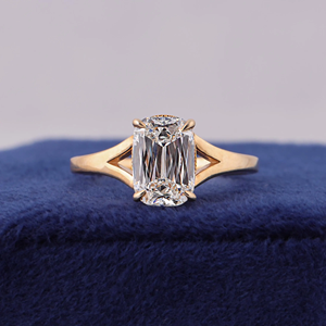 Anillo de Compromiso de Diamantes con Corte Esmeralda en Oro Sólido de 18K para Mujer, Estilo Clásico, Certificado IGI - Product Image 1