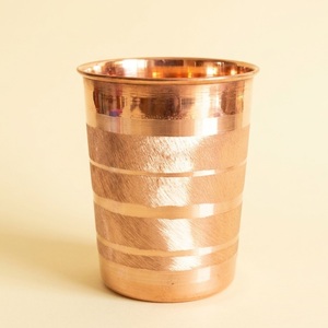 Verre à boire en cuivre pur pour les bienfaits ayurvédiques, design luxueux, fait main, pour la maison, le bureau et le bien-être - Product Image 1