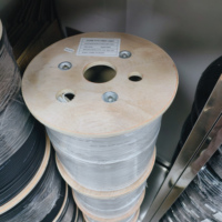 Cable de Fibra Óptica FTTH G657A de 2 Núcleos con Cubierta LSZH y Alambre de Acero GJXH GJYXCH para Interiores y Exteriores, 1KM por Rollo, Venta Directa de Fábrica