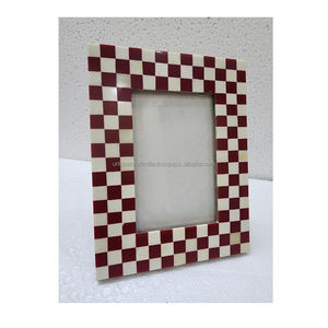 Marco de Fotos de Madera Roja Rústica Hecho a Mano, Ajustable, Duradero y Ecológico para Interiores Atemporales - Product Image 2