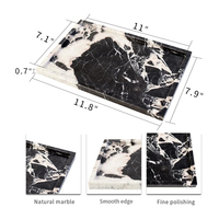 Plateau en marbre onyx blanc et noir, grand format, fait main, avec logo personnalisé, style moderne, irrégulier, pierre antique, luxe, durable, écologique, pour cuisine
