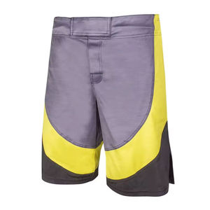 Pantalones cortos deportivos de poliéster para hombre, con forro de dos piezas, estilo MMA, para gimnasio, entrenamiento y correr. - Product Image 1