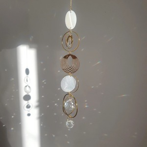Atrapasueños de pared de 4 capas de metal dorado y cristal para la sala de estar, centro de mesa, decoración de pared, pasillo o entrada. - Product Image 1