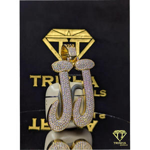 Pendentif Lettre Audacieuse « JJ » en Diamant de Laboratoire VVS, Argent Sterling 925, Bijoux Hip Hop Bling Iced Out par Trisha Jewels - Product Image 3