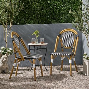 Set di 2 Sedie Bistrot Francesi in Rattan PE Nero e Bianco e Alluminio con Finitura Effetto Bambù, Arredamento da Esterno per Patio - Product Image 1