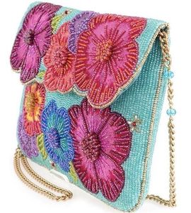 Magnifique sac à bandoulière brodé à la main avec des perles et un motif floral coloré pour les fêtes et les occasions spéciales - Product Image 3