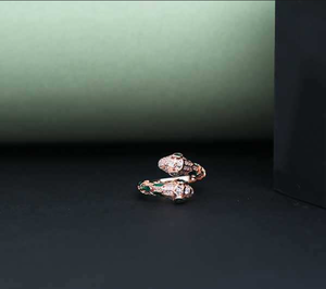 Anillo Abierto de Doble Mariposa de Lujo - Product Image 1