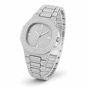 Reloj de Lujo Unisex Cuadrado de Acero Inoxidable con Diamantes Incrustados, Esfera Analógica, Cristal de Zafiro, 41 mm, Cierre Plegable, Movimiento de Cuarzo - Product Image 4