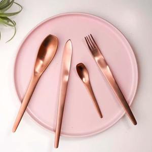 Ensemble de couverts élégants en acier inoxydable réutilisables et résistants, lavables au lave-vaisselle, finition super polie miroir, pour dîner en famille - Product Image 3