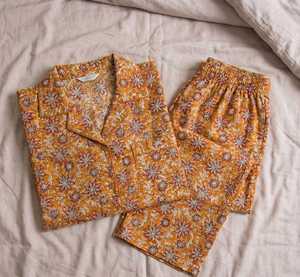 ชุดนอนผ้าฝ้ายพิมพ์ลายดอกไม้แบบอินเดีย สำหรับฤดูร้อนและฤดูใบไม้ผลิ เนื้อผ้านุ่ม เหมาะเป็นของขวัญสำหรับเธอหรือเพื่อนเจ้าสาว - Product Image 1