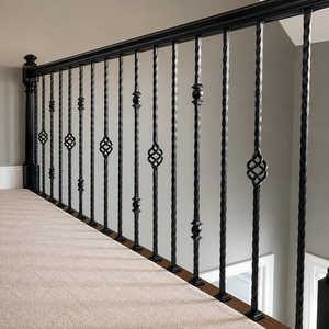 Transforme el exterior de su hogar con diseños de barandillas de hierro forjado personalizados, elaborados para una elegancia atemporal y una calidad duradera. - Product Image 3
