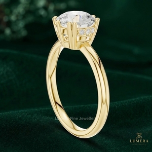 Anillo de Promesa Solitario con Diamante Cultivado en Laboratorio de Corte Redondo Atemporal, Detalles de Pavé Ocultos, Elegante Banda de Oro Sólido Pulido - Product Image 3
