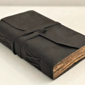 Carnet de notes en cuir vintage fait main, style antique unique, carnet de croquis à bords festonnés, couverture rigide, idéal pour les journaux de voyage - Product Image 1