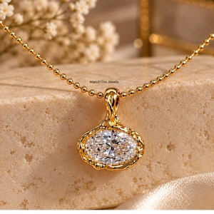 สร้อยคอจี้เพชรโมอิสซาไนต์ทรงปรินเซสคัทสำหรับผู้หญิงจาก Maruti Dia Jewels ตัวเรือนทอง 18K ดีไซน์คลาสสิก - Product Image 3