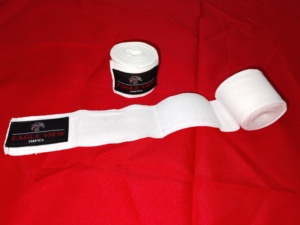 ถุงมือชกมวยลายอินทรีดำ Eagle View ทำจากนีโอพรีนยืดหยุ่นได้ สำหรับทุกเพศ พร้อมเจลรองมือแบบเร็วพันได้ สายรัดยาวพิเศษ สำหรับฝึกซ้อม - Product Image 3