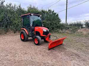 Good Sales Price for B2231 22HP 4WD Compact Tractor Gear Drive Multifunctional High Wessex FS360 Spreader Attachment - Product Image 4