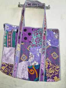Sac fourre-tout en soie violette fait main pour femme, sac à bandoulière pour le shopping, imprimé floral, réutilisable, sac à main tendance, cadeau, sac de voyage, sac de plage, sac de marché - Product Image 1